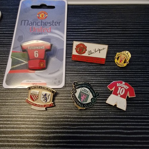 Manchester united badges - manchester,