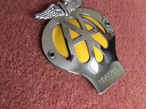 Vintage car badge aa - badge.(,