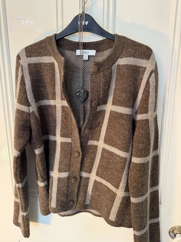 Size brown cream - size, check