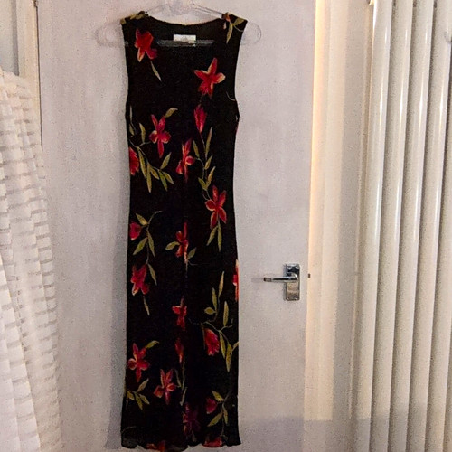 Wallis black red green floral - black/red/green,