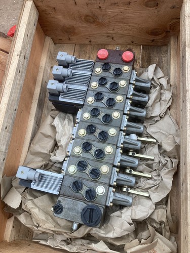 Danfoss hydraulic valve block - hydraulic,