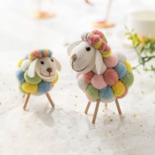 Miniature sheep figurines - ,