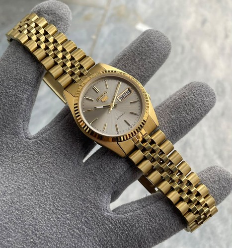 Fluted bezel seiko automatic - bezel,