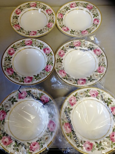 Royal worcester garden - worcester,