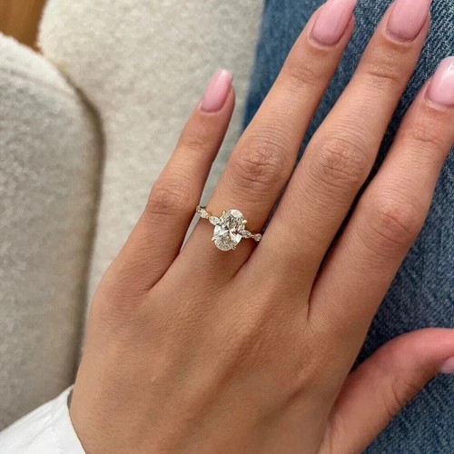 Women ring oval - oval, cut