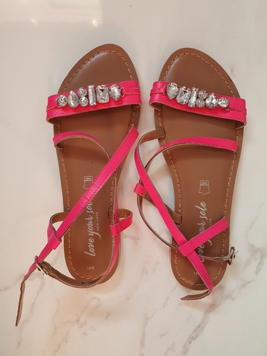 New real leather flat sandals - new,