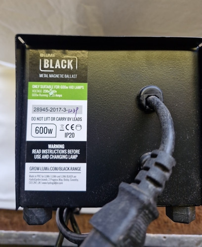 Lumii black metal magnetic - black,