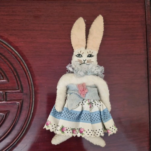 Charming vintage handmade felt - vintage,