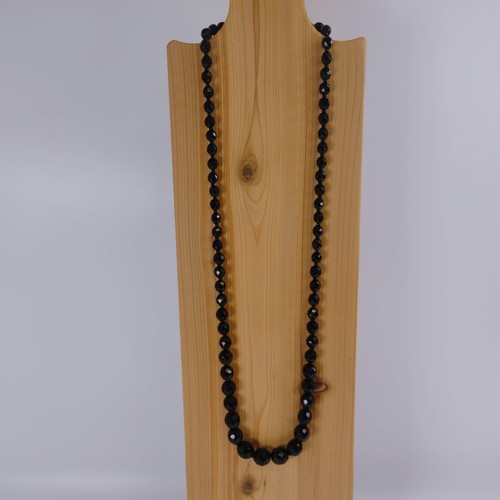Jet black faceted graduated - black,