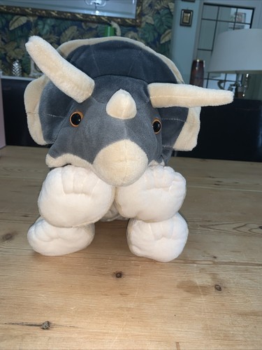 Dinosaur triceratops toddler - dinosaur,