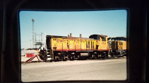 Oz03 train engine - engine, locomotive