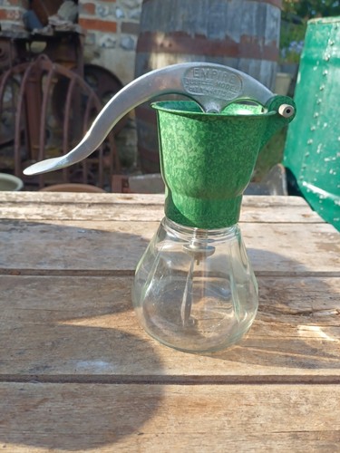 Vintage green bakelite empire - green,