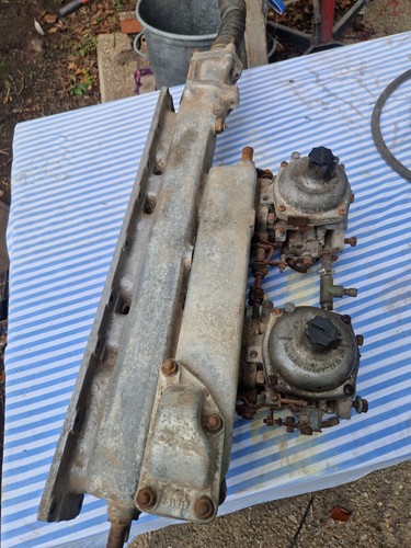 Jaguar type manifold - manifold, and