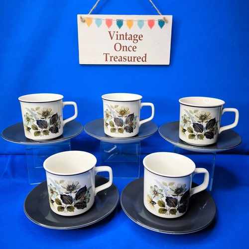 Tea coffee cups - or,