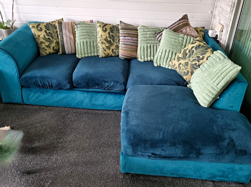 Blue velvet shaped corner - blue,