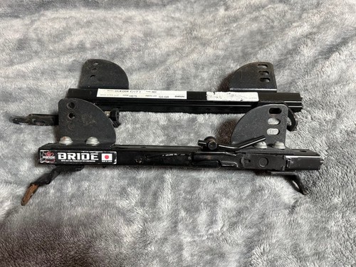 Bride seat rail driver - driver, side