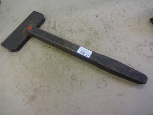 Cuting off anvil stake