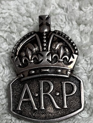 Silver hallmarked ww2 p - hallmarked,