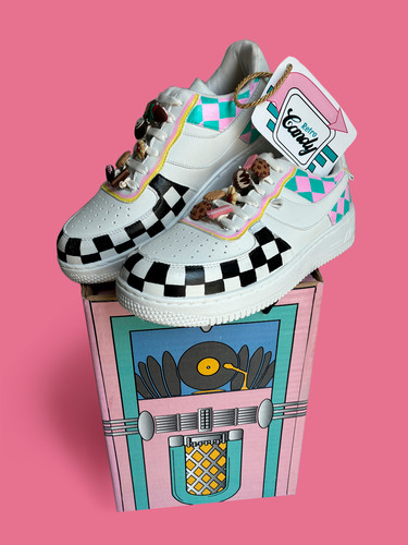 Size custom retro candy - size,