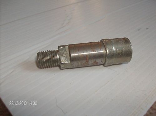 Simson rear wheel stub axle - rear,