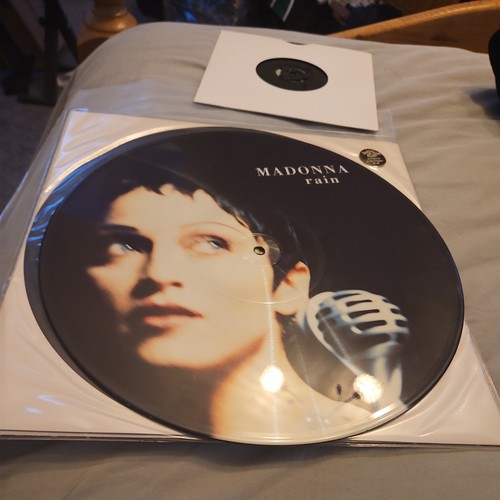 Madonna rain track picture - madonna, 3-track