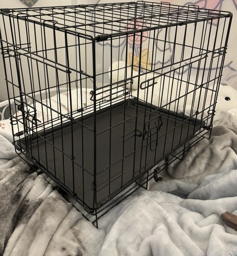 Small metal black dog - black,