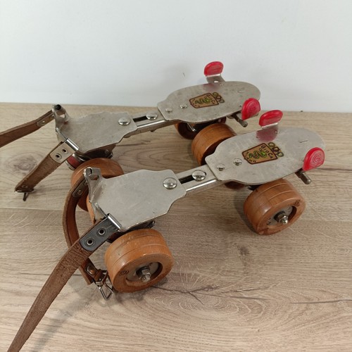 Vintage roller skates - skates, gioca