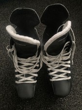 bauer size 10 ice skates. 