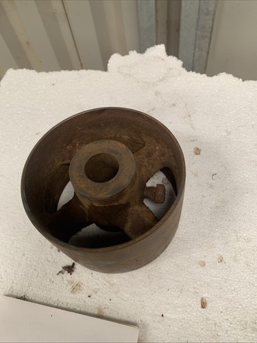 Vintage flat belt pulley - vintage,