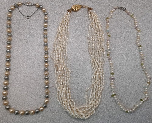 Modern pearl necklaces - 3, x