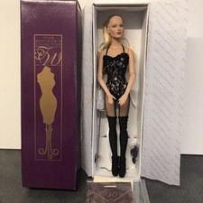 Robert Tonner Tyler Wentworth Collection SUZETTE Doll TW9404A 16" Box & Stand