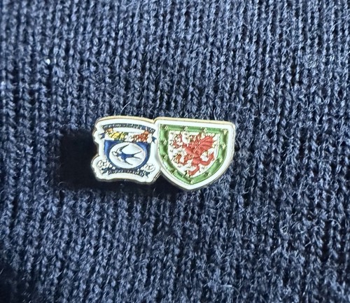 Football pin badge cardiff - pin,