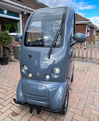 Cabin car enclosed - enclosed, 4-wheel