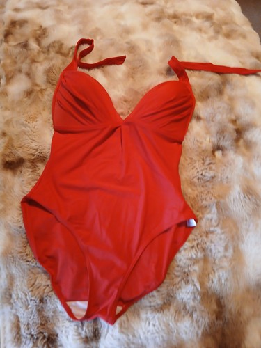 Ladies swimming costume size
