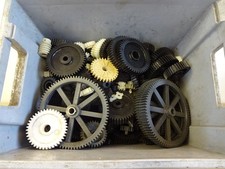 Gear wheels plastic assorted