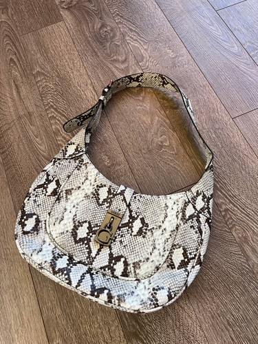 Guess hobo shoulder bag faux - guess,