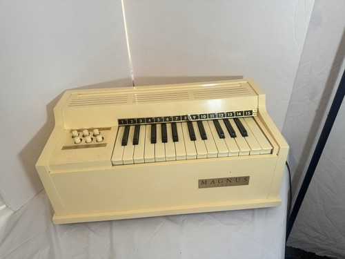 Vintage 1960s magnus jewel - vintage,