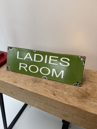 Ladies room toilet vintage - room,