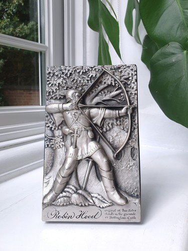 Vintage robin hood - robin, wall