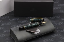 Parker Duofold International MKI Green Marble Fountain Pen - Oblique Medium Nib