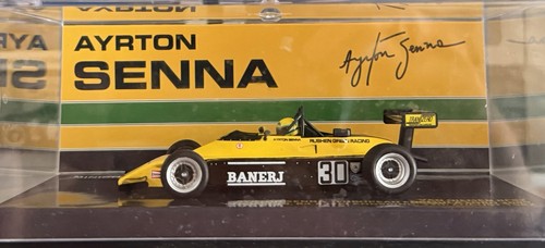 Minichamps 547824330 van - 1/43,