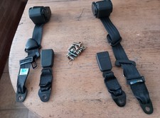 JAGUAR E TYPE SERIES 3 V12. SET REAR SEATBELTS