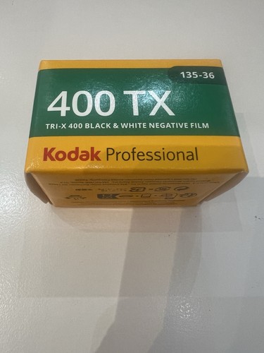 Kodak tri 400 black - black, white