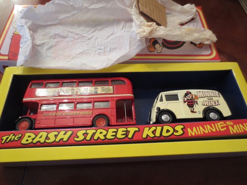 Corgi diecast set d47 morris - corgi,