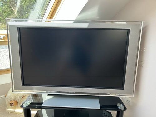 Sony bravia 40in lcd 1080p - sony,