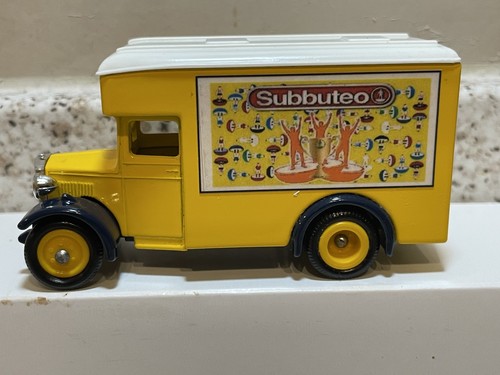 Lledo diecast 1934 - lledo, dennis