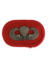 U.S. Army 7th SPECIAL FORCES Paratrooper Parachute metal jump wings on backing