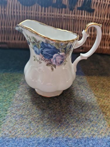 Royal albert bone china - royal,