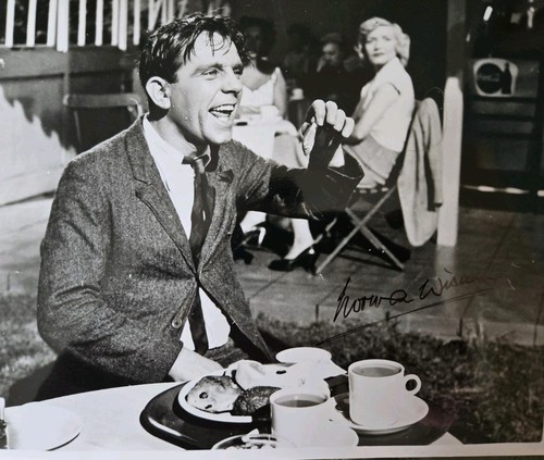 Sir norman wisdom genuine hand - sir,