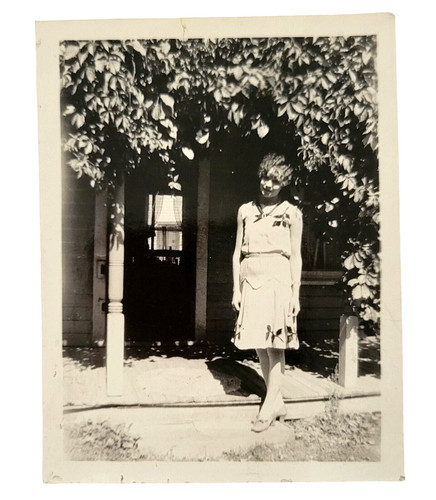 1920s fashionable cute girl - fashionable,